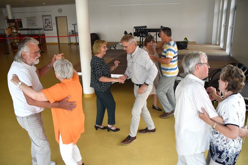 Paartanzen im Berufsbildungszentrum in Mölln